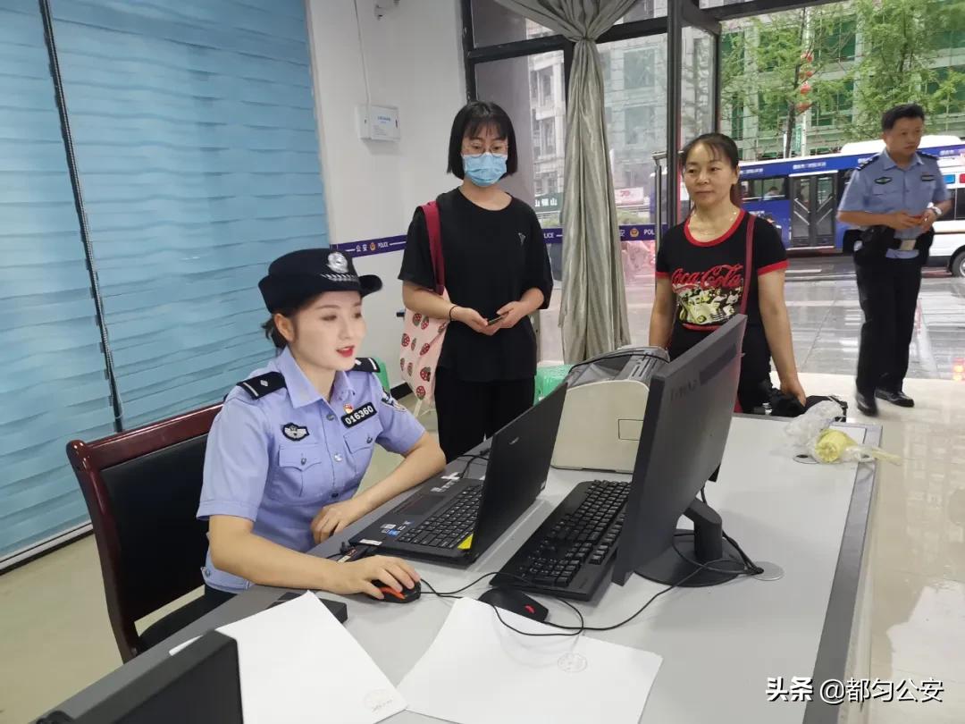 高考护考,高考第二天警察守护