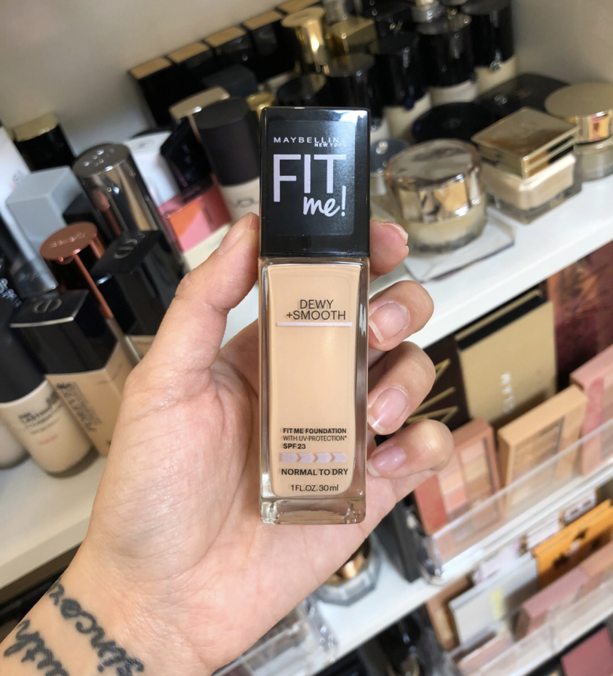 沙漠干皮适合什么粉底液或气垫,隐藏毛孔遮瑕好的粉底液