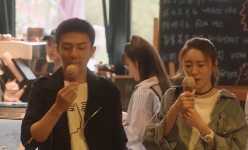 这个夏天我们在骂林有有的同时，还真别忘记好好感谢下这个姑娘