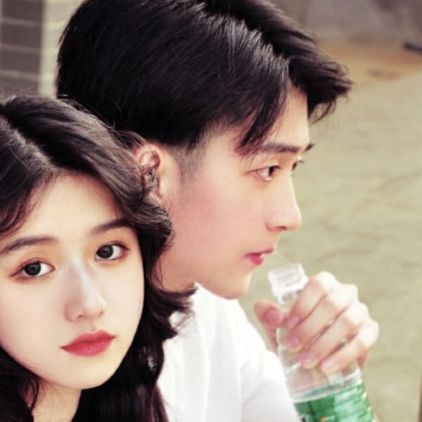 情侣头像是给对方的一个安全感,情侣头像温柔且坚定善良并勇敢