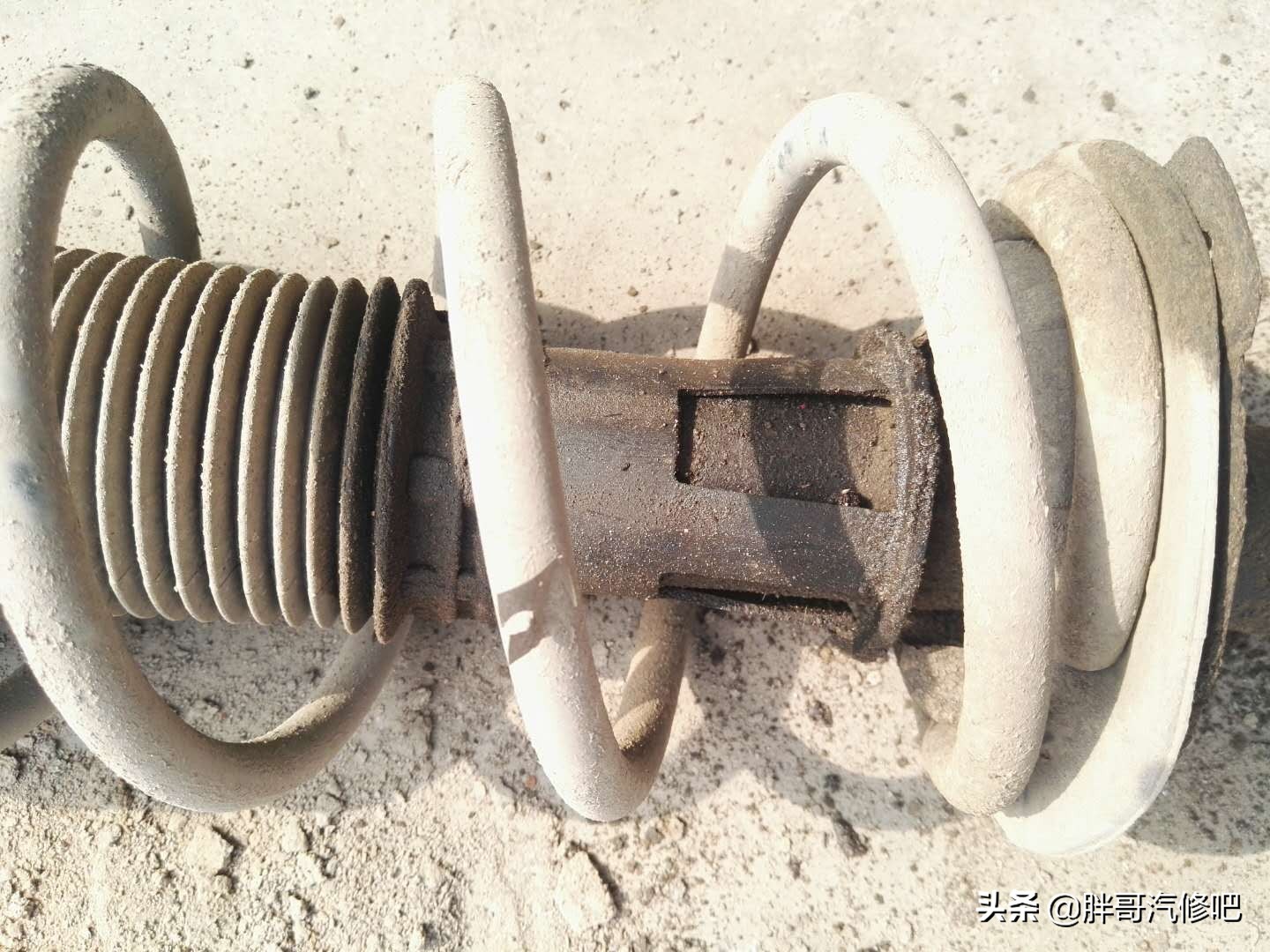 更换减震器怎么走保险,更换减震器教程和注意事项