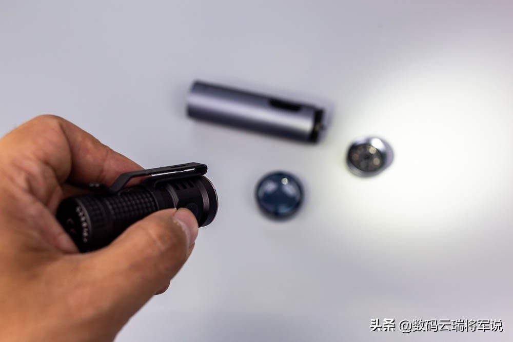 m4强光手电筒,真正的迷你强光手电筒太炫酷了