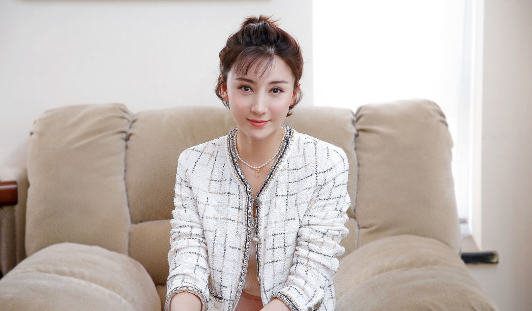 10位嫁给老大叔的女星,嫁给大爷的8位女星