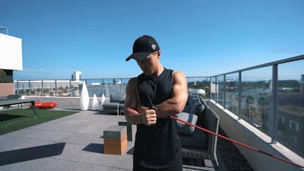 肩膀和手臂连接处疼痛还响,肩膀转圈骨头就咯噔响伴随疼痛