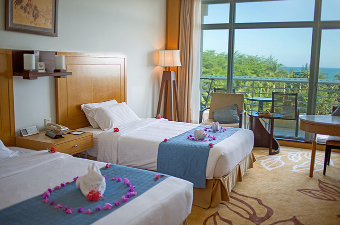 去三亚旅游带泳衣,三亚免税店附近旅游攻略