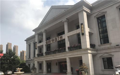 北城世纪金源购物中心名创优品,北城世纪金源购物中心丰巢