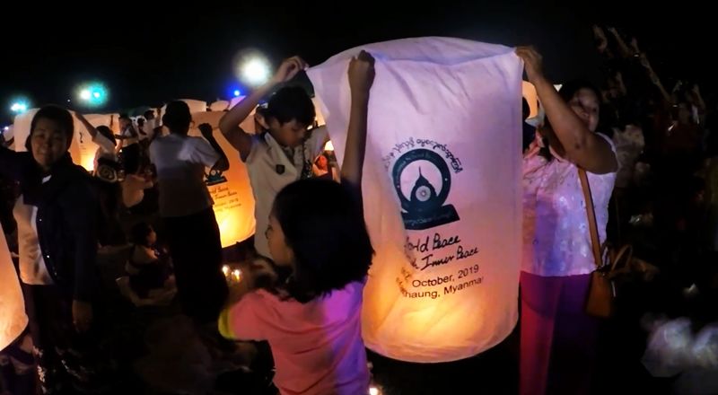 缅甸超大孔明灯,缅甸放飞孔明灯