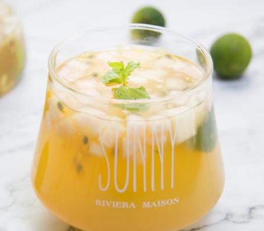 2分钟就能学会的9种自制饮品,用常用的食材做简单又好看的饮品