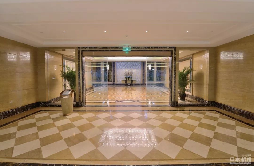 真正的豪宅车库,这样考虑