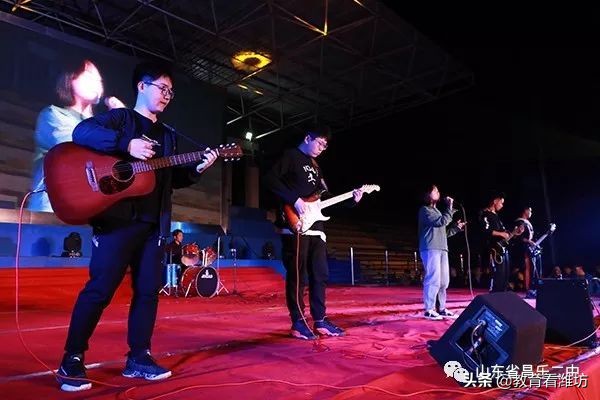 昌乐二中第十五届体育美食节开幕,昌乐二中十六届体育美食节