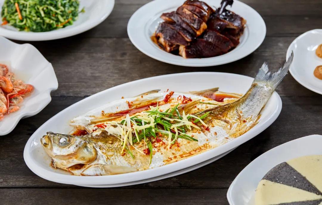 一到10月挤破头，这小镇也太好吃了吧