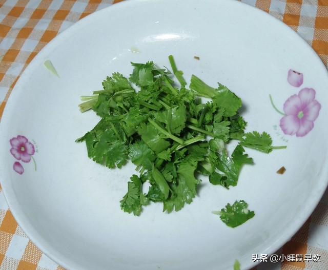 凉拌火腿怎么调的好吃,凉拌菜里的素火腿是怎么做的