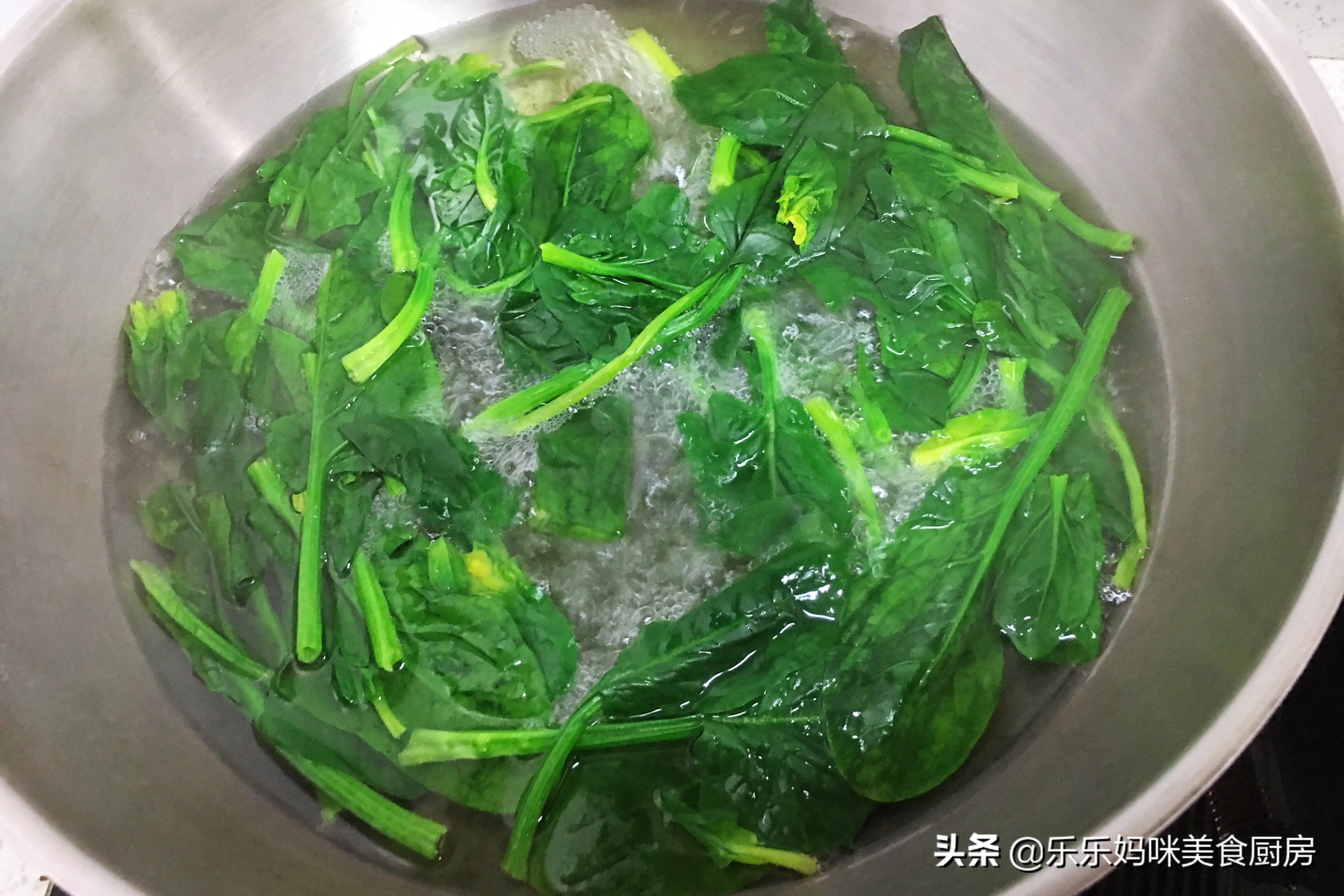 在家蒸凉皮揭不下来怎么回事,为什么自己蒸凉皮会开裂