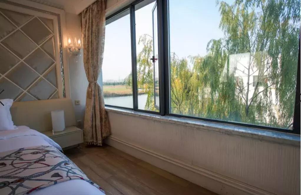 泰州溱湖来自1800米湿地深处云海温泉人文湖景别墅，独享惬意时光