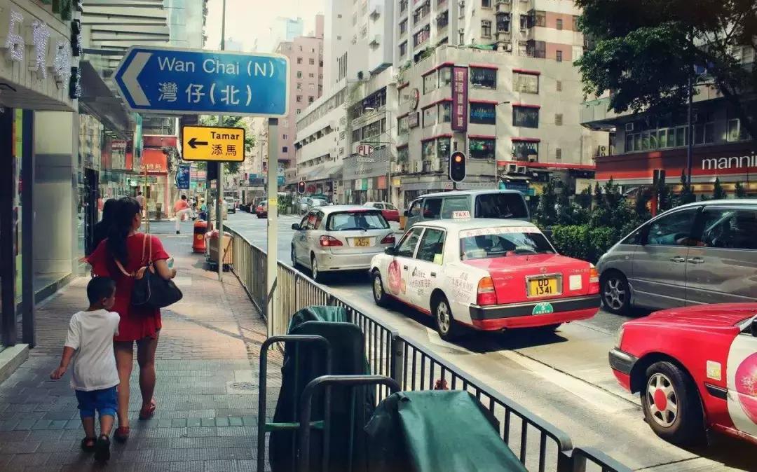 像彩色水果糖一样的香港,让人心动