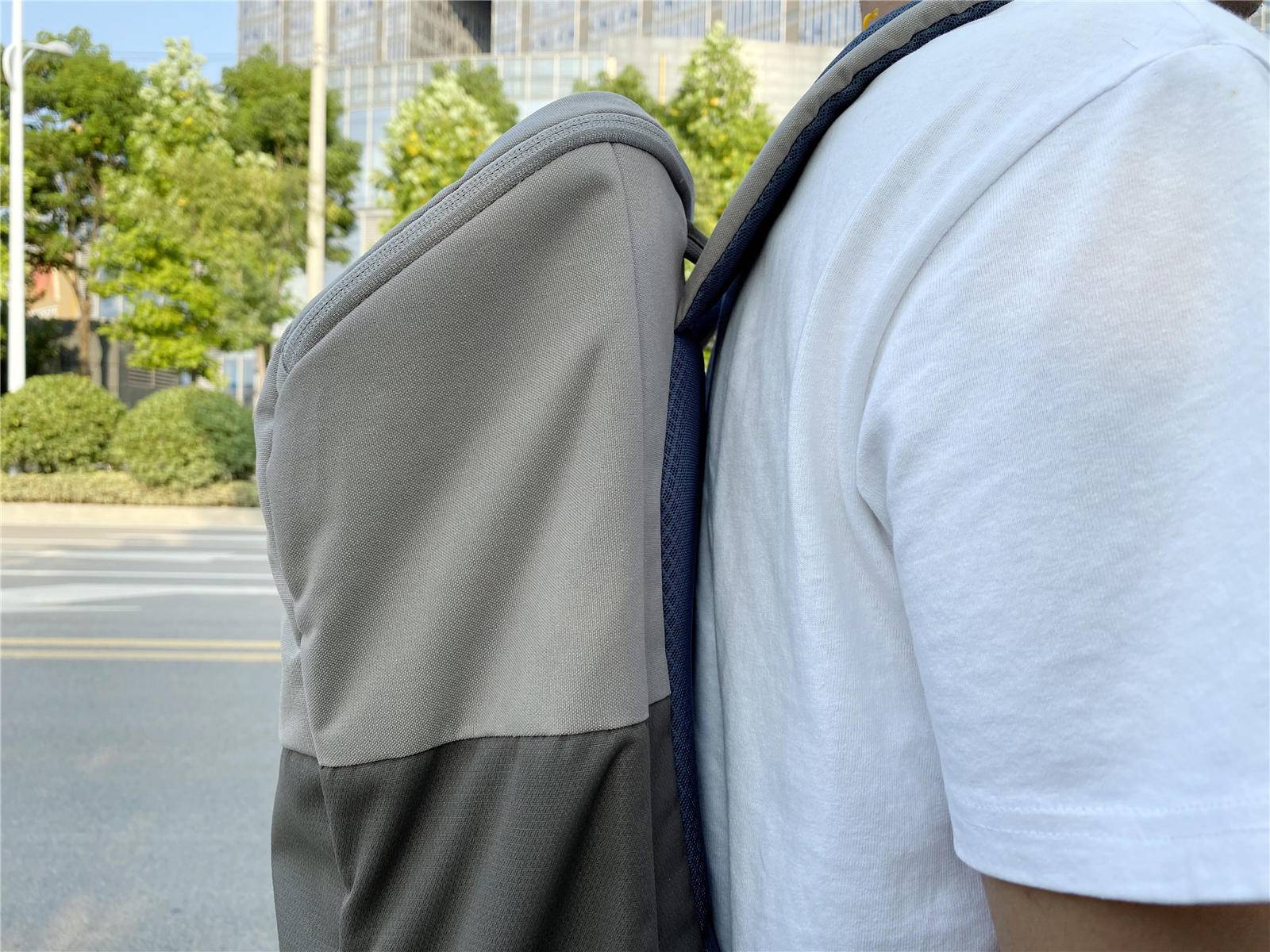 既好看又能装的包包,又好看又能装带夹层的包包推荐