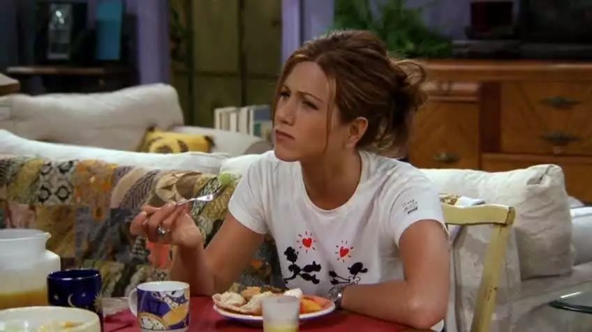 做了一切情侣做的事，但她说我们只是室友