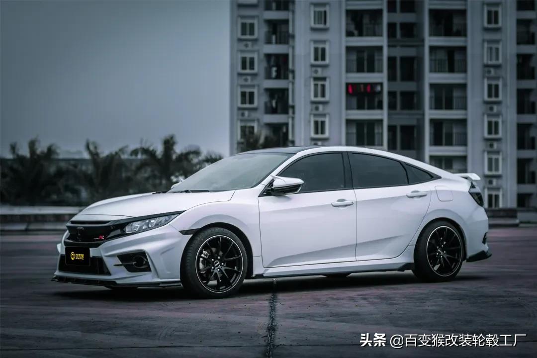 思域最新颜色改色,思域亮黑改色