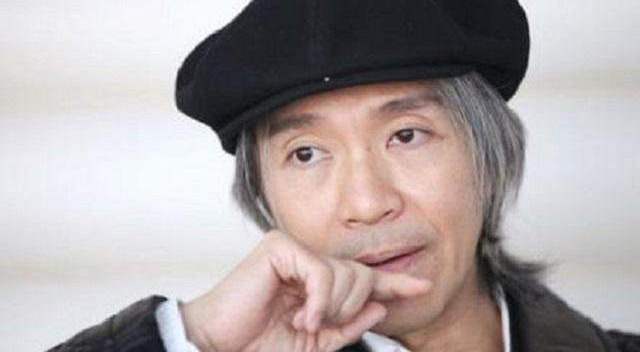 周星驰直播间刷了一百万,周星驰现身粉丝欢呼