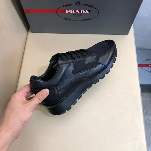 普拉达最新专柜爆款,普拉达漫步鞋中国市场