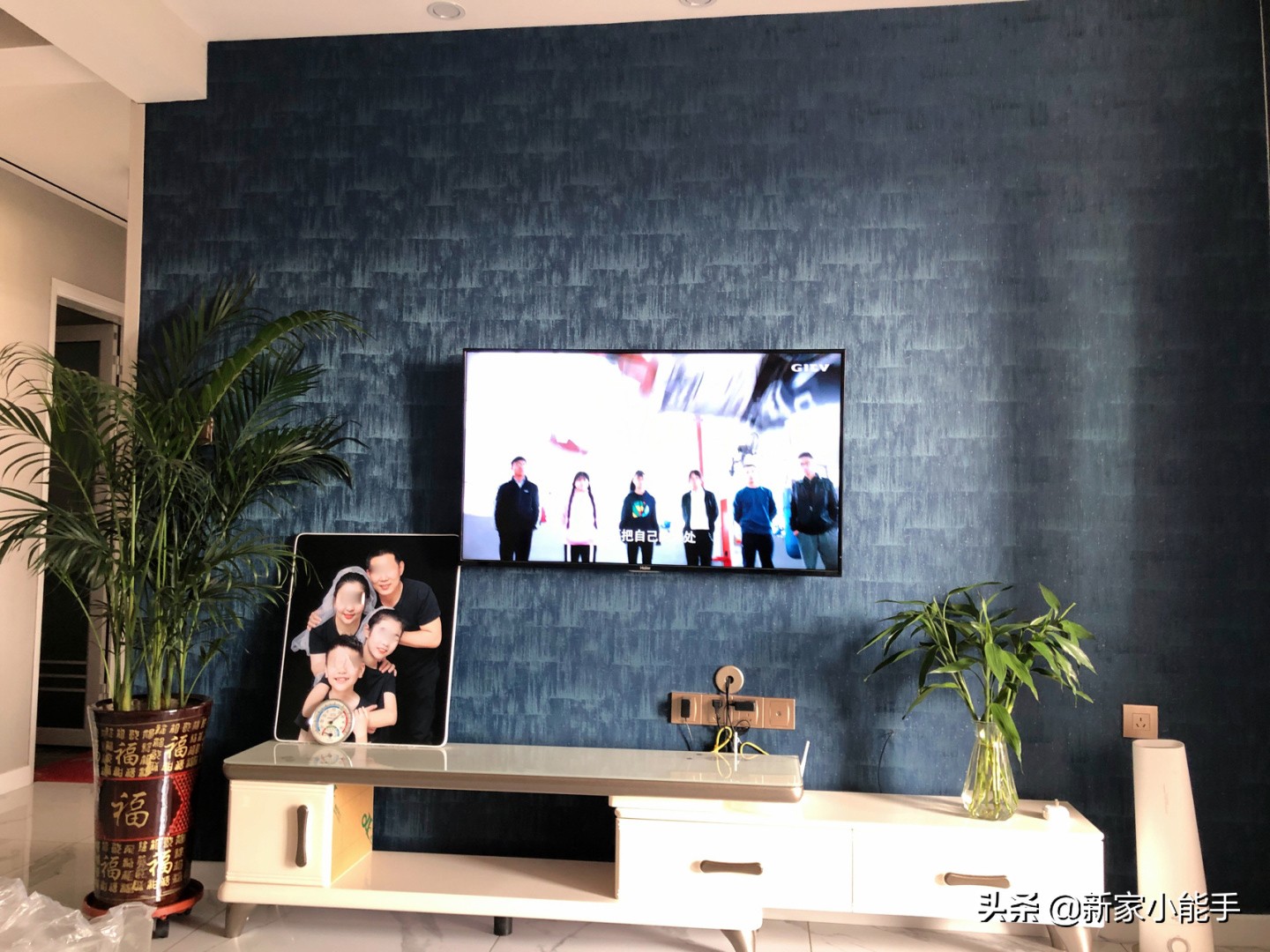 阳台一端打榻榻米,阳台隔一间房子做榻榻米