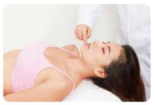 按摩能消除耳前皱纹吗,皱纹按摩可以消除吗