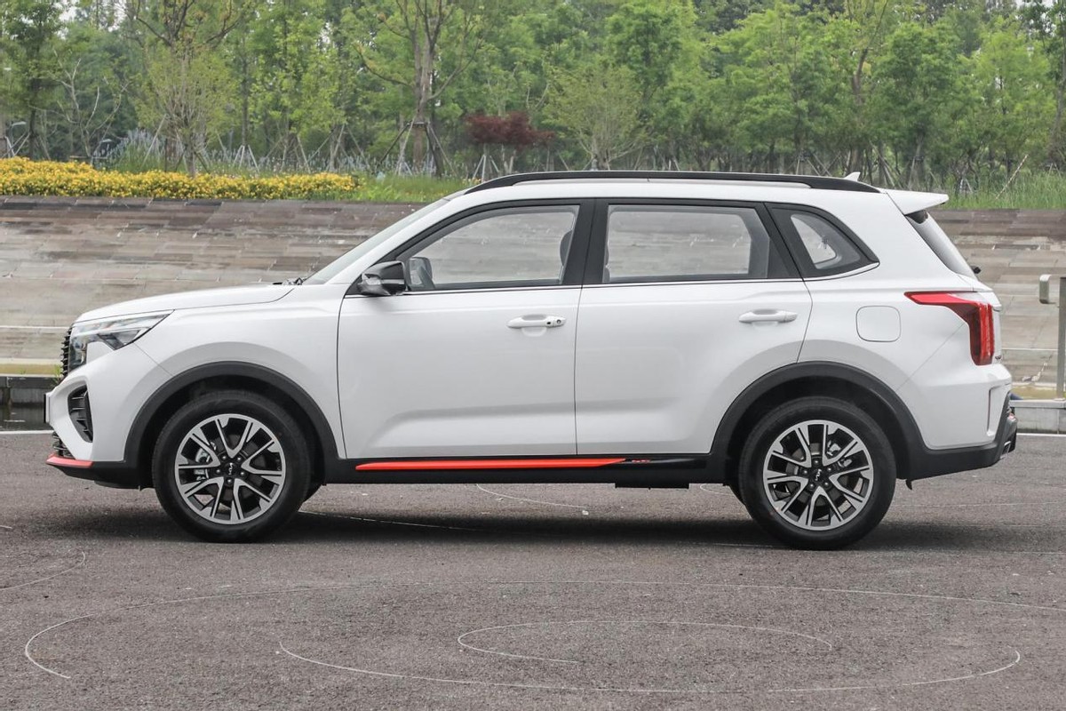 起亚全新智跑今日首发,起亚智跑2018款手动新车落地