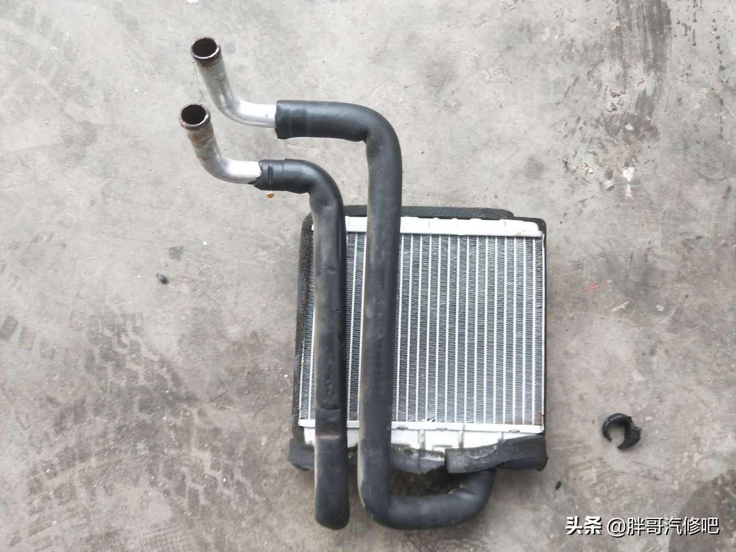 发动机高温缺水加了水又没事了,发动机高温报警防冻液都出来了