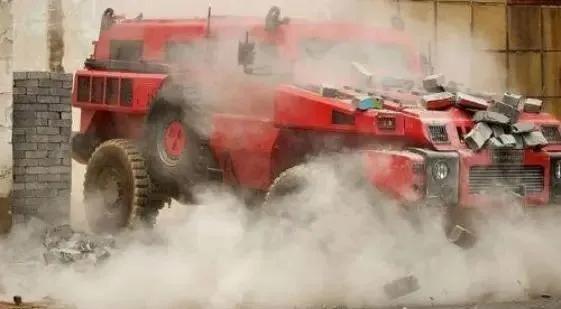 暴风雪越野车和派拉蒙掠夺者,世界最强皮卡越野车