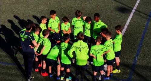 董路足球小将留洋西班牙,孩子们去西班牙留洋