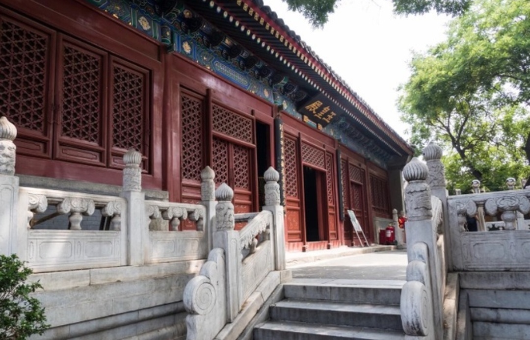 北京赏秋寺庙,北京三个景点