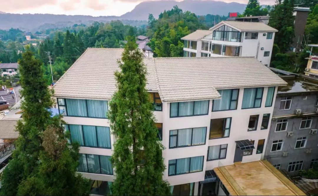 如何诗意的度过初冬？我在雅安这些私藏美宿里找到了答案