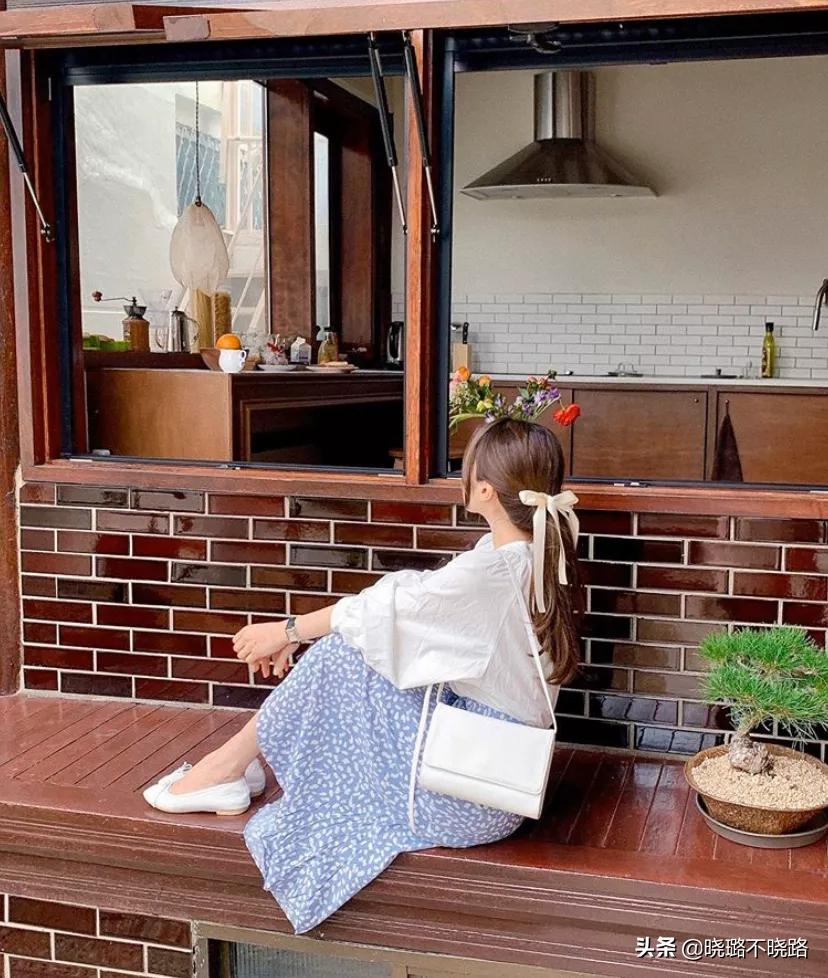 这个春天必学的气质发型,这个春天小丝巾这样搭