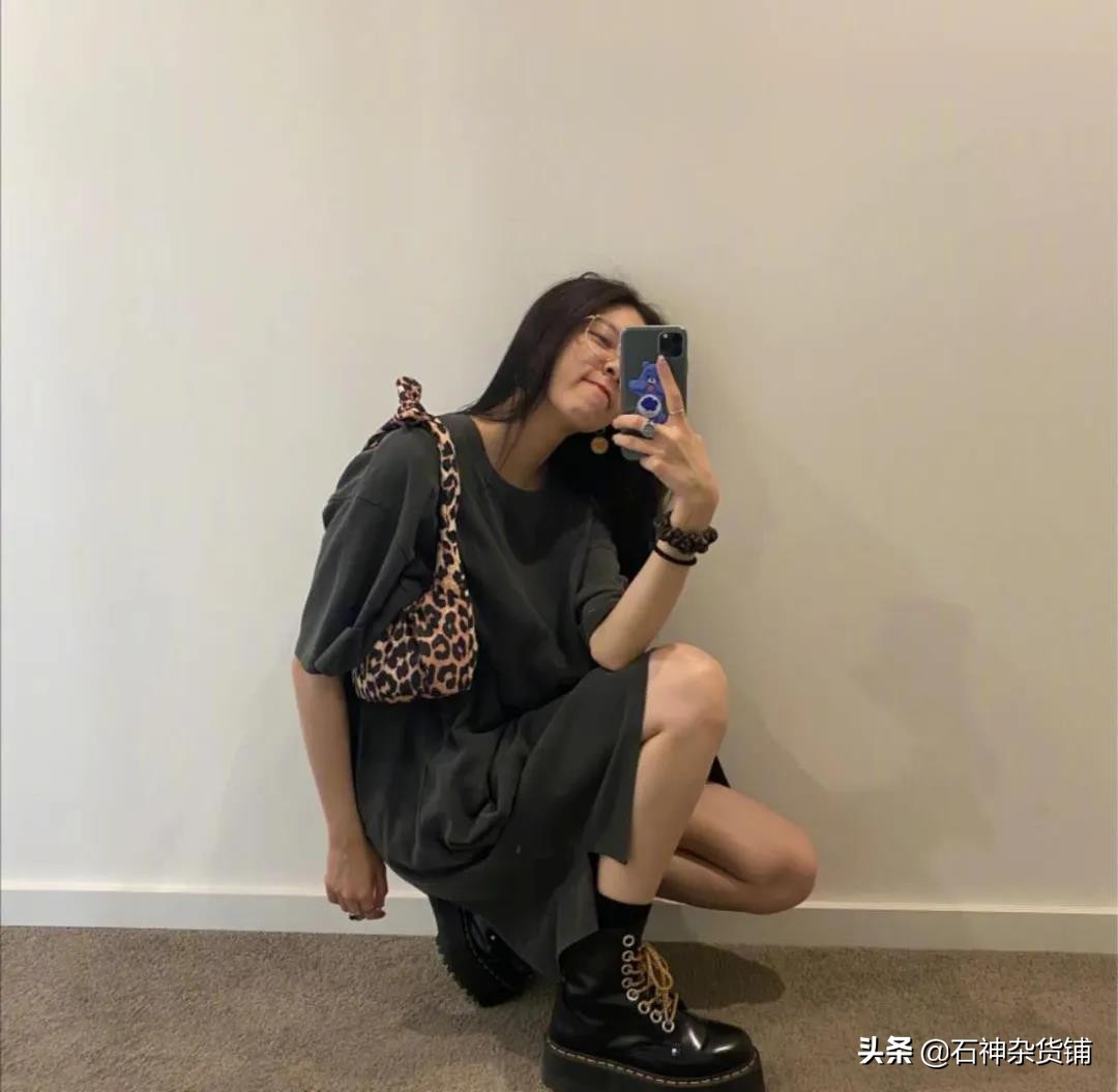 泫雅颜值巅峰时期穿搭,泫雅刚出道时候穿搭