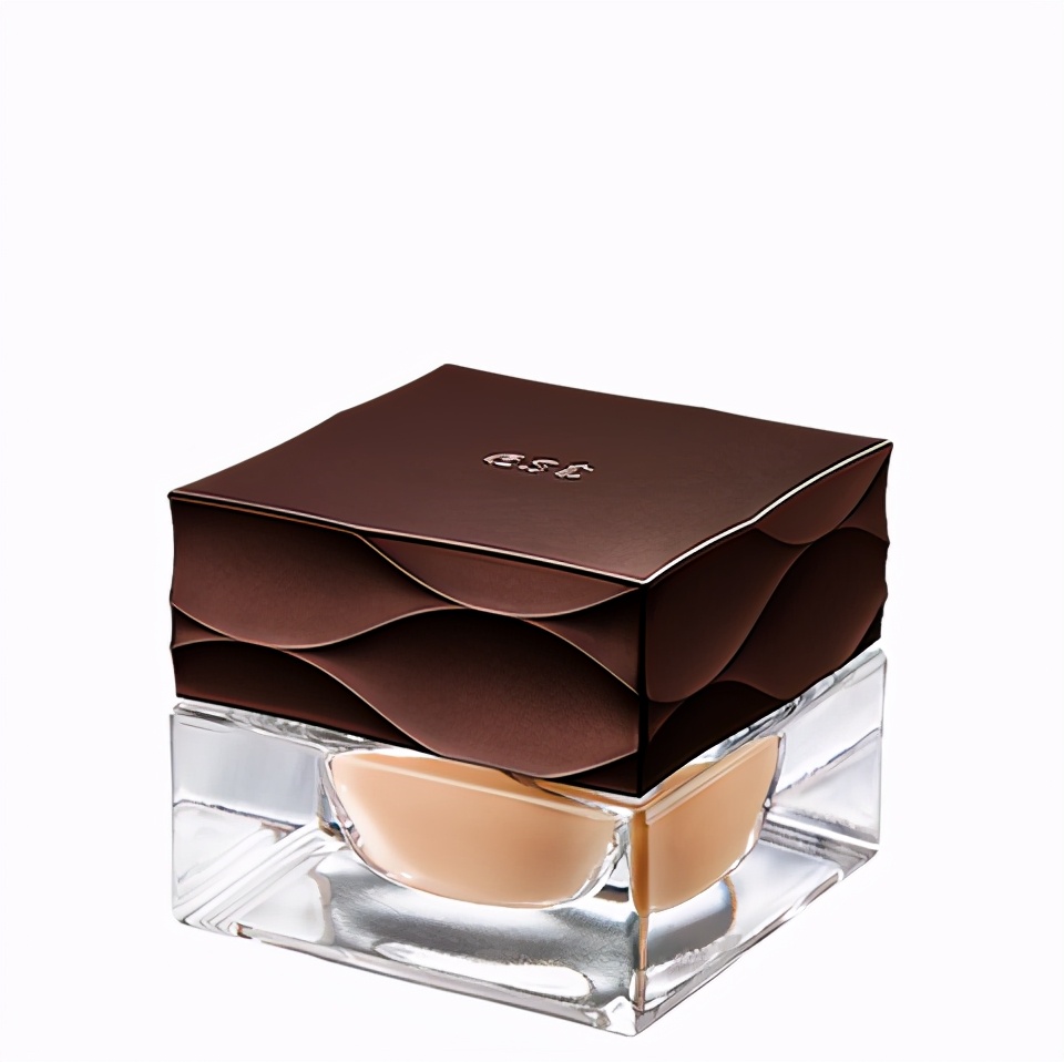 当京都红遇上巴黎粉，又纯又欲，*女熟**风的妆容里也可以带上小清纯