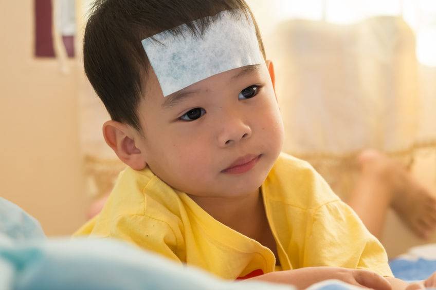 孩子体温多少度才算发烧,孩子体温多少度就得喝退烧药