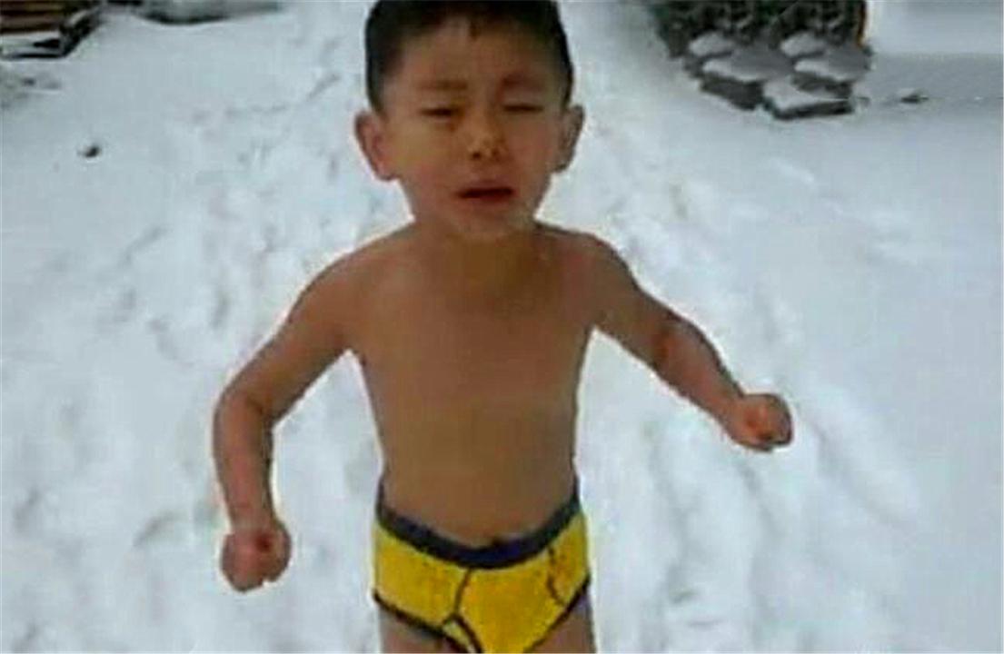 脑瘫男孩4岁,脑瘫儿童雪地