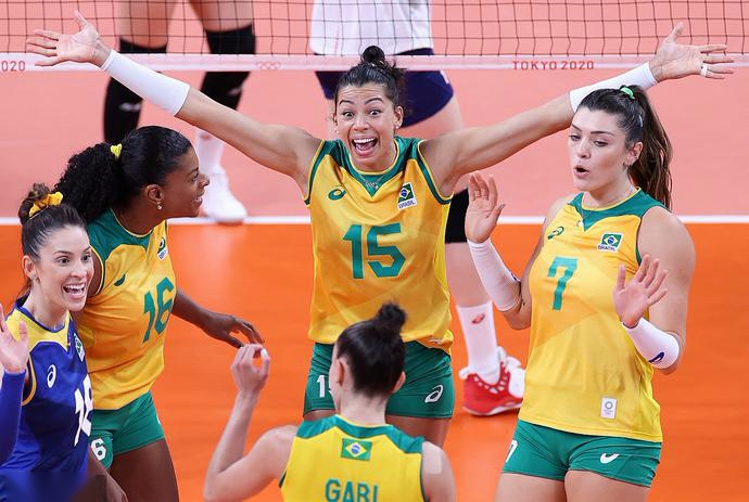 巴西与美国决赛,美国女排3-1巴西夺3连冠录像