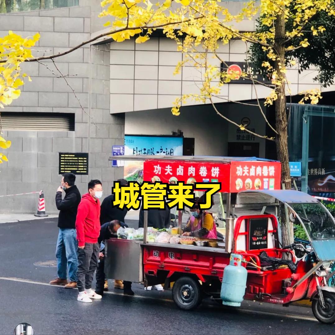 成都天府三街打工视频,天府三街上班的人怎么那么多呢
