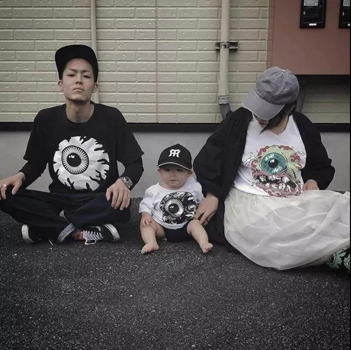 周末逛天府文创集市感受生活美学,周末逛市集看潮雕秀