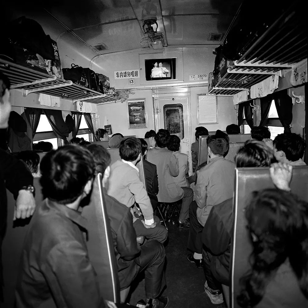 回忆二十几年前坐绿皮车的感觉,坐老式绿皮车是什么感觉