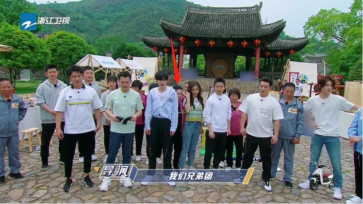 奔跑吧女嘉宾和杨颖同框,奔跑吧杨颖路人视角