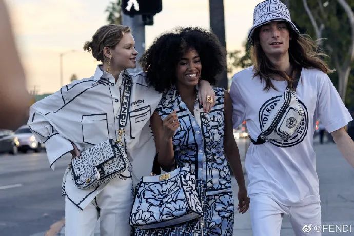 fendi的新款,fendi的2022秋冬如何收集设计灵感