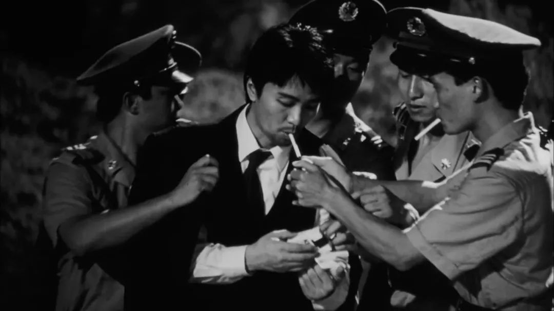 他们的第二条道路:4O位演员的导演处女作,一