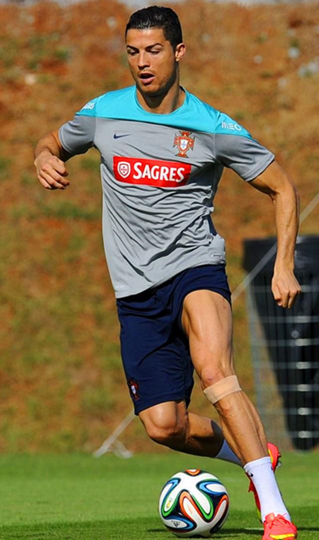 c罗对进球和胜利仍有强烈的渴望,c罗对摩洛哥亮大腿