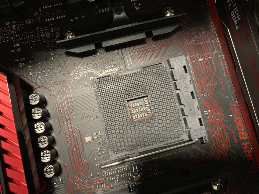 自己装的电脑点不亮,新买的电脑不亮怎么办