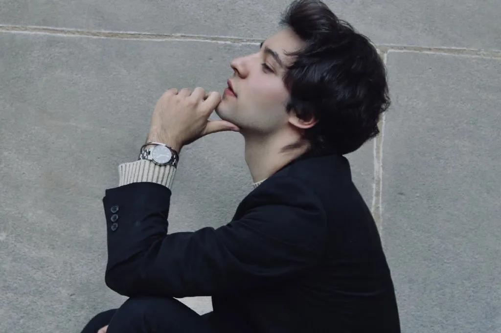 中国人民大学最帅留学生!一开口东北话十级:哎呀妈呀,老帅了