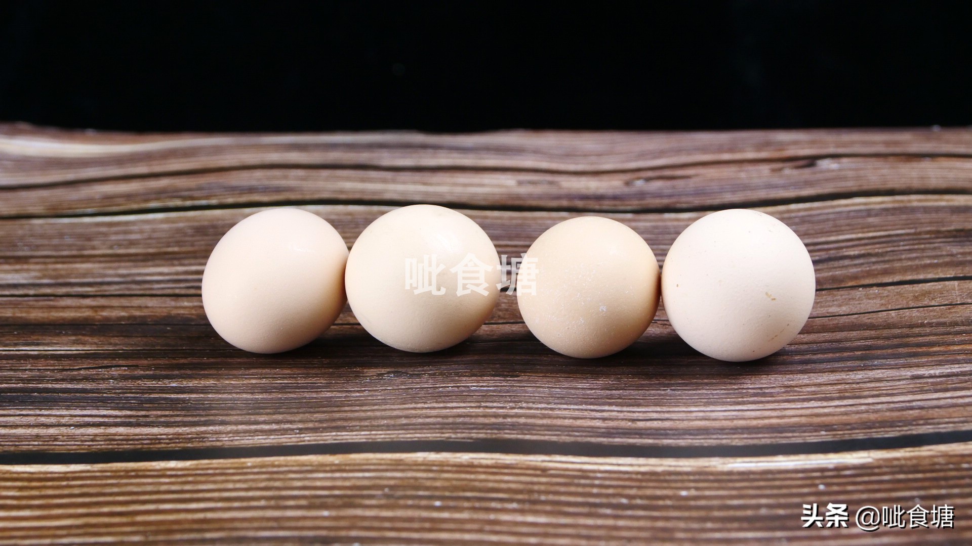 春天的香椿芽最好吃,香椿芽炒土鸡蛋图片