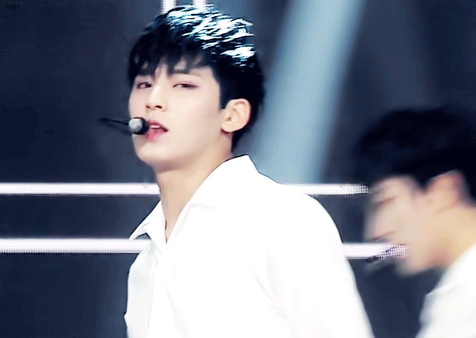 被星探发现的爱豆,爱豆被星探发现的名场面