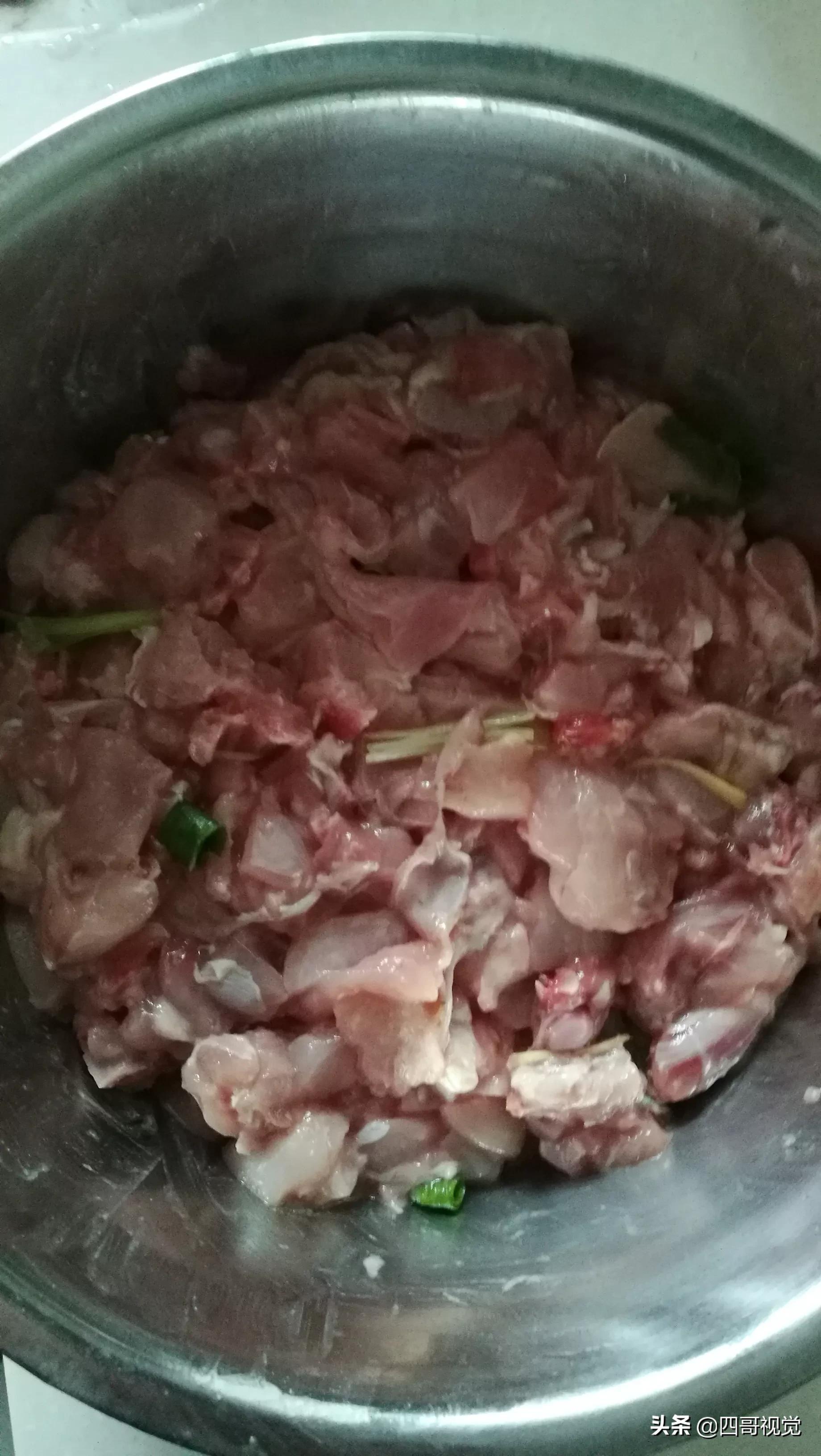 四哥炒猪肉臊子,四哥泡椒肥肠做法